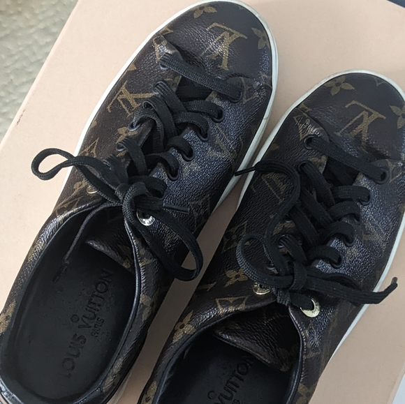 Louis Vuitton Frontrow Sneaker - Picture 2 of 11